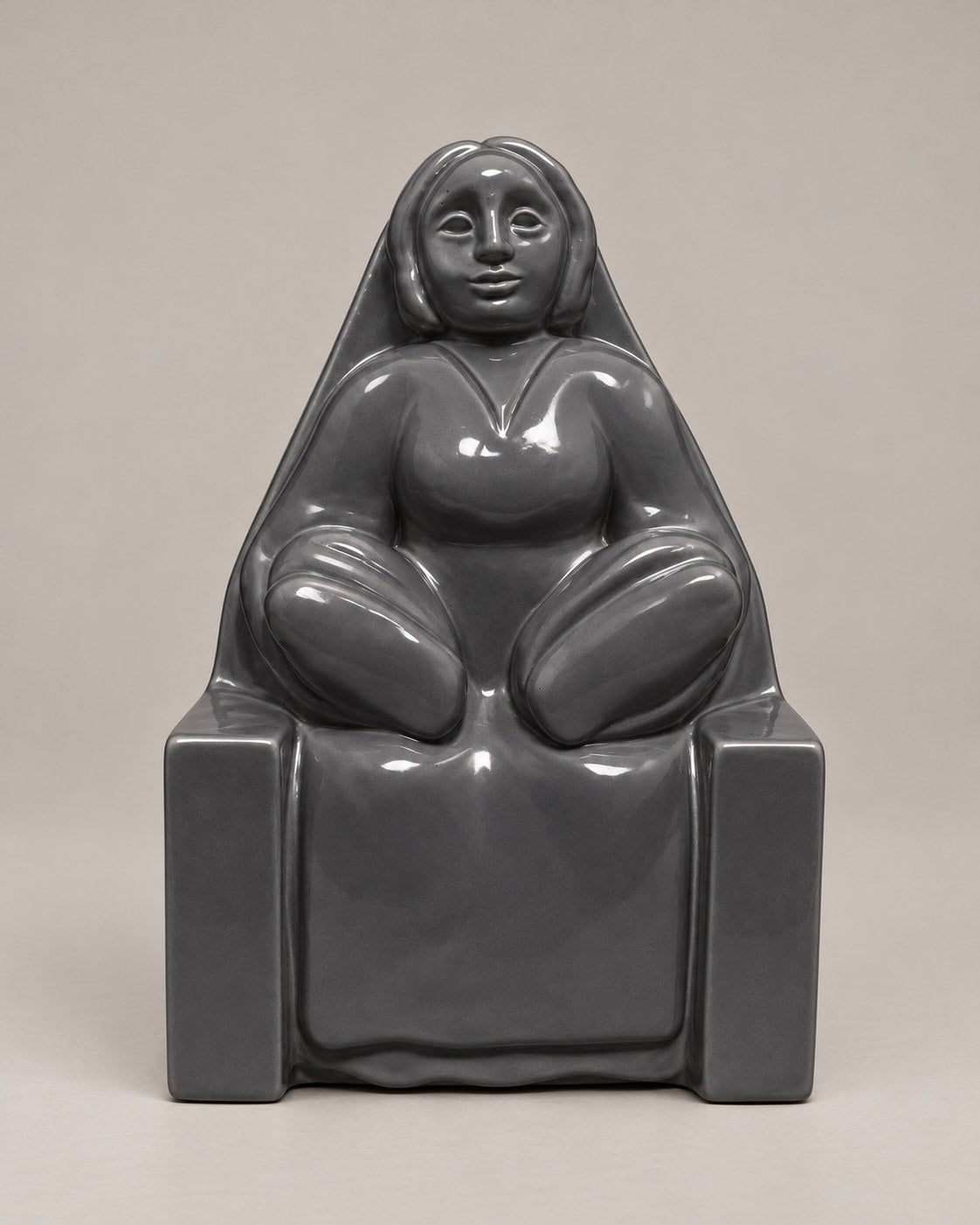 Mater Antracite, vista frontale