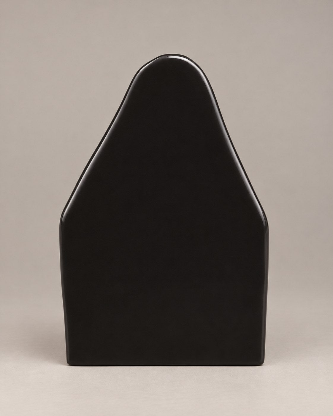 Mater Nero, vista retro